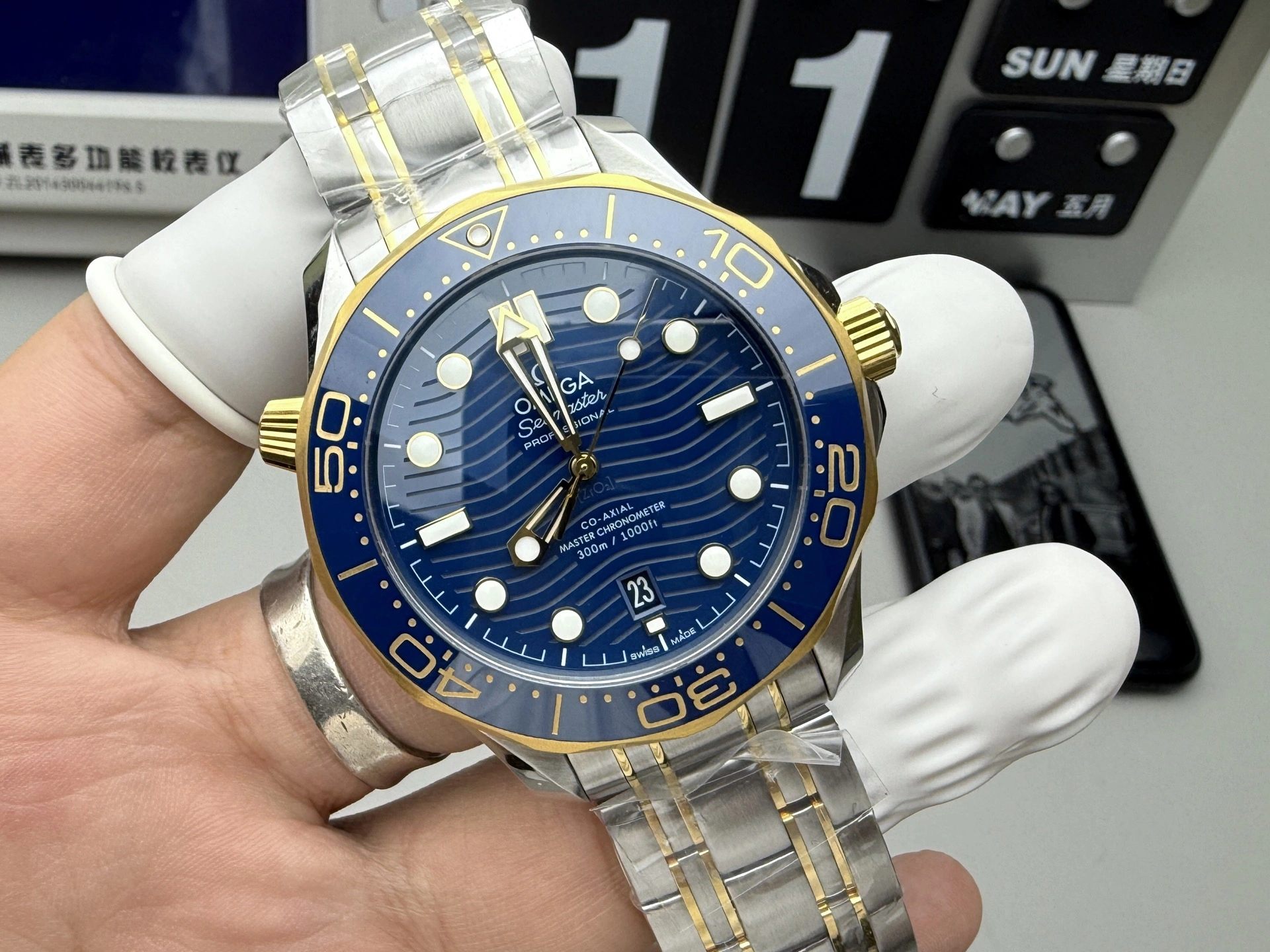 Vibrant CBD Factory Omega Seamaster Diver 300M 42mm Two-Tone Yellow Gold Blue Dial (210.20.42.20.03.001) 1:1 Super Clone -DD8800 Movement 283